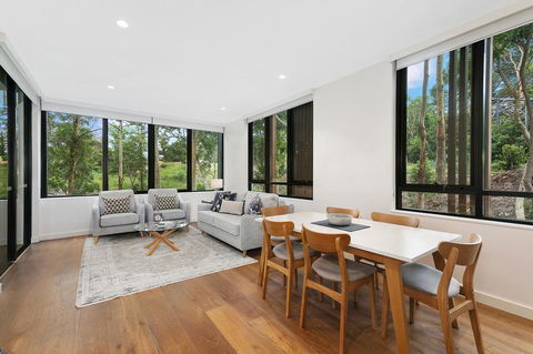 Stylish Lux Home With Hotel Grade Cleanliness - Sunshine Coast Guide 0