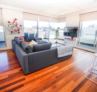Stylish Modern 3BD Retreat at an Amazing Location - Sunshine Coast Guide