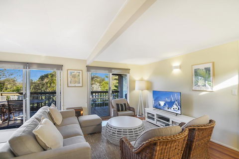 Summer Place - 24 Shearwater Street - Sunshine Coast Guide 3