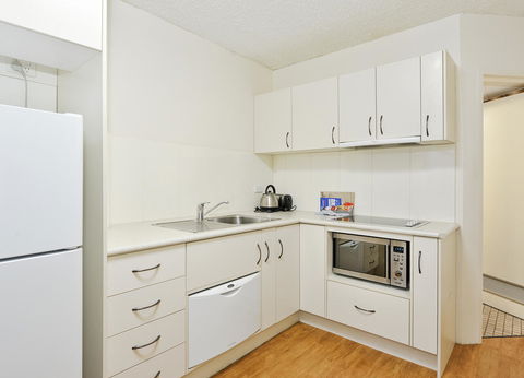 Summit Apartments - Sunshine Coast Guide 3