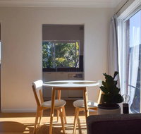 Sun-Drenched 1 Bed Studio Apt Newtown Parking - Sunshine Coast Guide