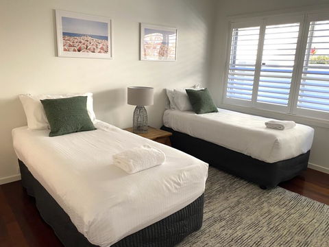 Sundecks - Sunshine Coast Guide 2