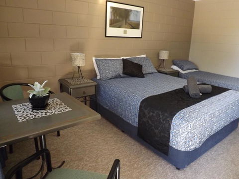 Sunbird Motel - Sunshine Coast Guide 3
