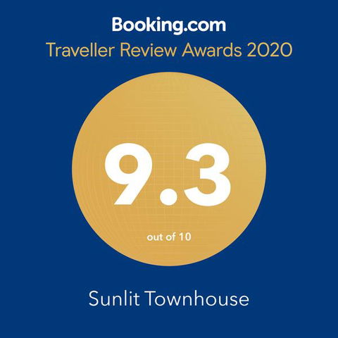 Sunlit Townhouse - Sunshine Coast Guide 3