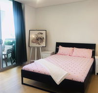 Sunset view 2 bedroom apt next to station - Sunshine Coast Guide