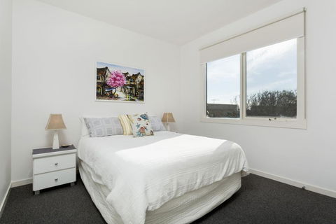 SUNSET VIEWS - MORNINGTON - Sunshine Coast Guide 1