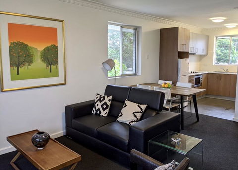 Superb 2 BR Apartment Minutes To CBD- Cen8 - Sunshine Coast Guide 0