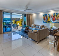 Superior Poinciana 011 on Hamilton Island - Sunshine Coast Guide