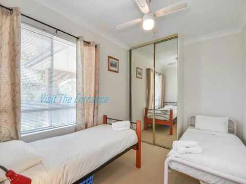 Surf Side Palms 12 - Sunshine Coast Guide 1
