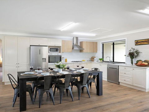 Sutton Forest Retreat Jimmy's Homestead - Sunshine Coast Guide 2