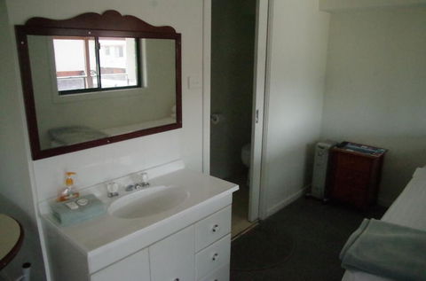 T's Resort & Motel - Sunshine Coast Guide 1