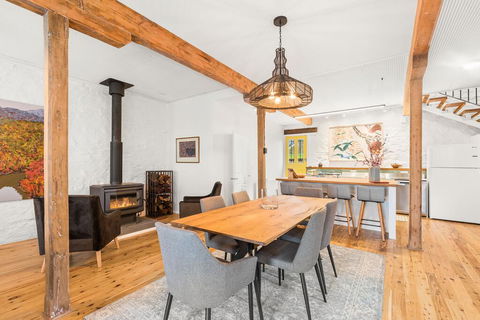 TARALGA TERRACES - Sunshine Coast Guide 2