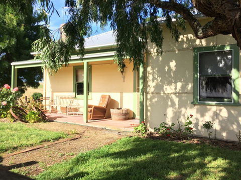 Tarndwarncoort - Farmer's Cottage - Sunshine Coast Guide 0