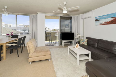 Tasman Towers - Unit 13 - Sunshine Coast Guide 3