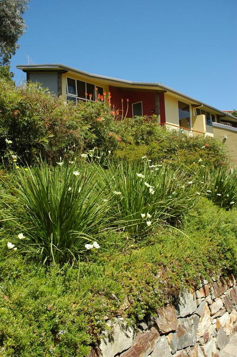 Tathra Beach House Holiday Apartments - Sunshine Coast Guide 3