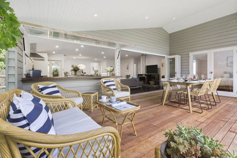 THALASSA HOUSE COASTAL RETREAT DROMANA - Sunshine Coast Guide 1