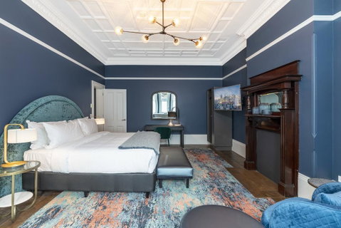The Albert Mosman - Sunshine Coast Guide 0
