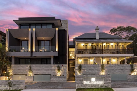 The Albert Mosman - Sunshine Coast Guide 1