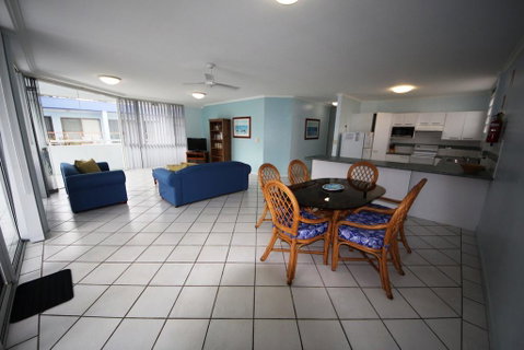 The Avenues Unit 2 At South West Rocks - Sunshine Coast Guide 3