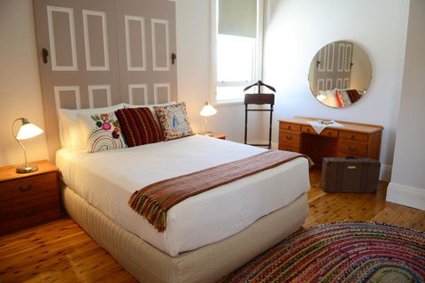 The Bank B&B West Wyalong - Sunshine Coast Guide 1