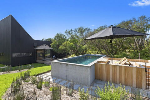 THE BATCH - St Andrews Beach - Sunshine Coast Guide 0