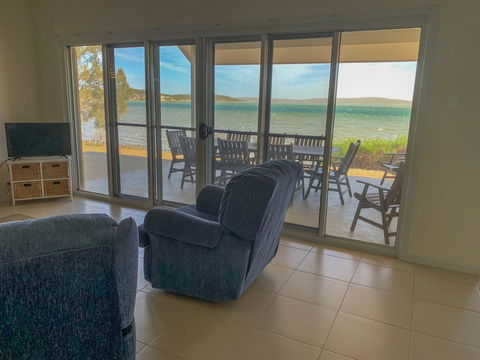 The Beach House - Sunshine Coast Guide 3