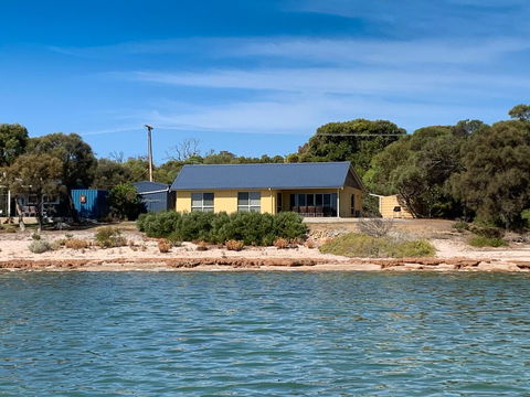 The Beach House - Sunshine Coast Guide 0