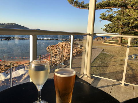 The Beach Hut Avoca Beach NSW - Sunshine Coast Guide 2