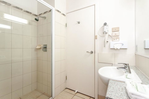 Beachfront Bicheno - Sunshine Coast Guide 14