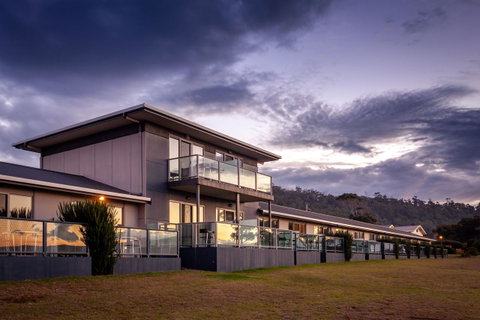 Beachfront Bicheno - Sunshine Coast Guide 39