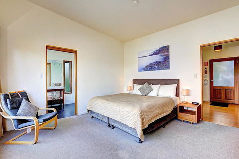 Stewarts Bay Lodge - Sunshine Coast Guide 36