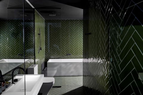 Moss Hotel - Sunshine Coast Guide 12