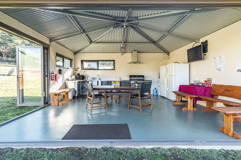 Derby Forest Cabins - Sunshine Coast Guide 3