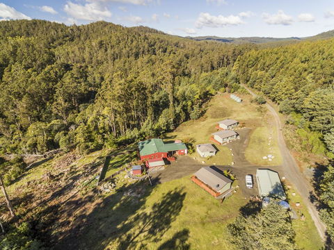 Derby Forest Cabins - Sunshine Coast Guide 1