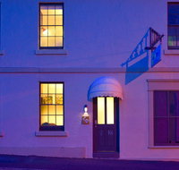 Lotus Gogh Apartment - Sunshine Coast Guide