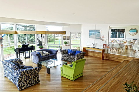 Diamond Island Resort - Sunshine Coast Guide 1