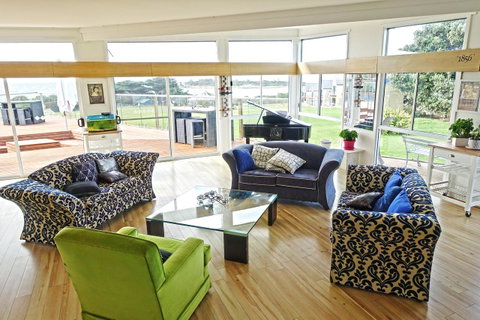 Diamond Island Resort - Sunshine Coast Guide 12
