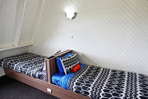 Diamond Island Resort - Sunshine Coast Guide 13