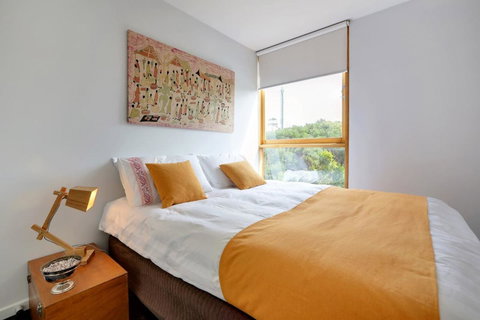 Holland House Bay Of Fires - Sunshine Coast Guide 0