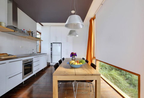 Holland House Bay Of Fires - Sunshine Coast Guide 9