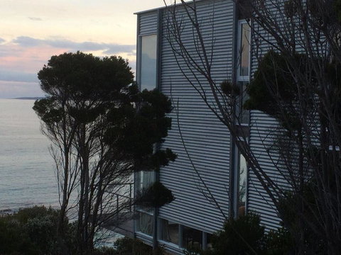 Holland House Bay Of Fires - Sunshine Coast Guide 7