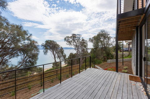 Blessington Beach Retreat - Sunshine Coast Guide 34