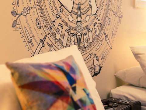 Alabama Hotel Hobart - Sunshine Coast Guide 38