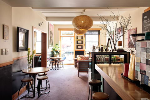Alabama Hotel Hobart - Sunshine Coast Guide 18