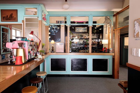 Alabama Hotel Hobart - Sunshine Coast Guide 10