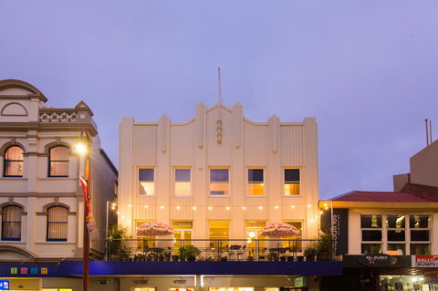 Alabama Hotel Hobart - Sunshine Coast Guide 0