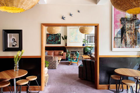 Alabama Hotel Hobart - Sunshine Coast Guide 13