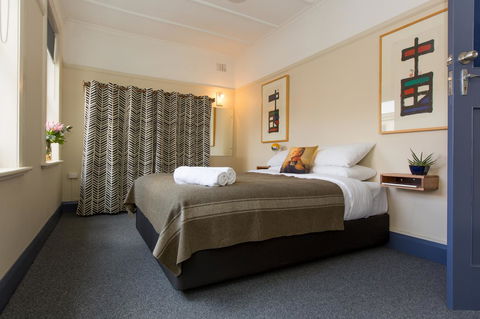 Alabama Hotel Hobart - Sunshine Coast Guide 33