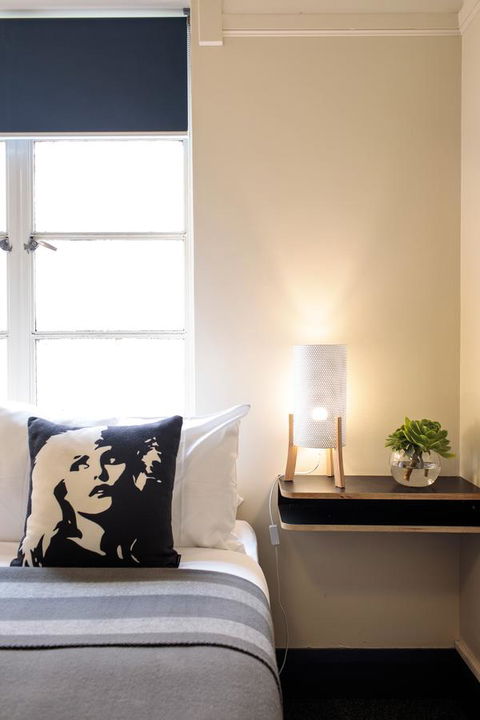 Alabama Hotel Hobart - Sunshine Coast Guide 20