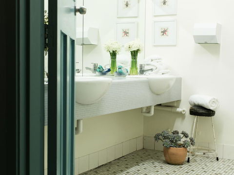 Alabama Hotel Hobart - Sunshine Coast Guide 41